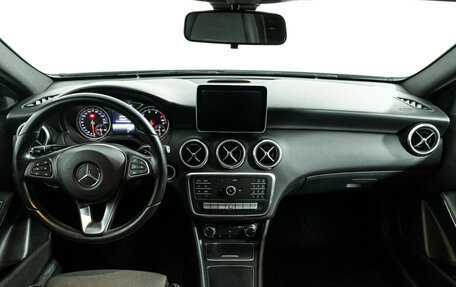 Mercedes-Benz A-Класс, 2015 год, 1 349 777 рублей, 13 фотография