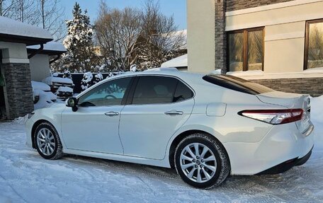 Toyota Camry, 2018 год, 2 300 000 рублей, 2 фотография