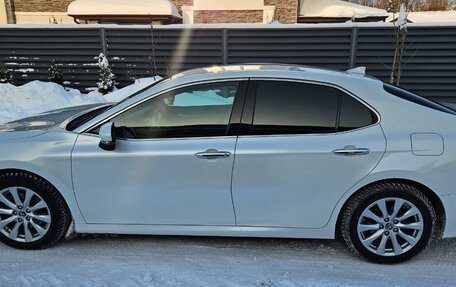 Toyota Camry, 2018 год, 2 300 000 рублей, 3 фотография