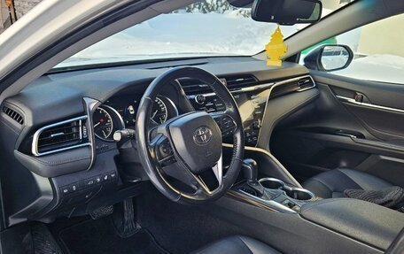 Toyota Camry, 2018 год, 2 300 000 рублей, 6 фотография