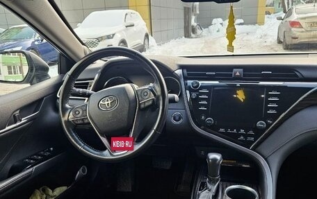 Toyota Camry, 2018 год, 2 300 000 рублей, 5 фотография