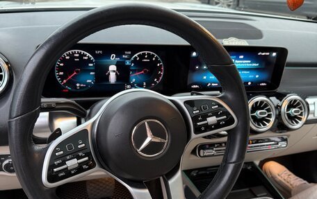 Mercedes-Benz GLB, 2019 год, 4 100 000 рублей, 11 фотография