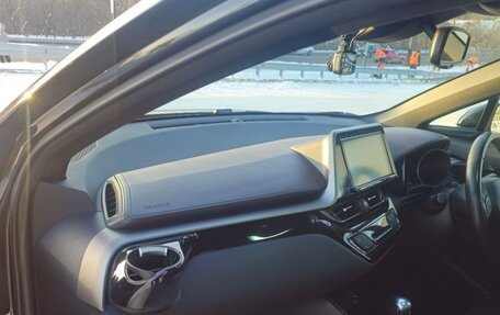 Toyota C-HR I рестайлинг, 2017 год, 2 160 000 рублей, 4 фотография