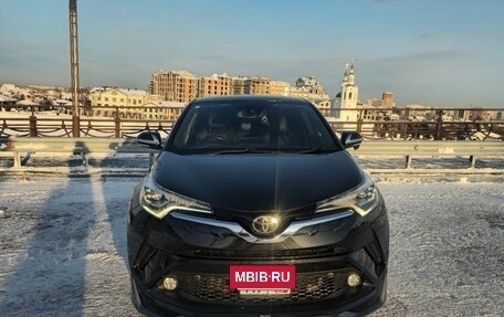Toyota C-HR I рестайлинг, 2017 год, 2 160 000 рублей, 6 фотография