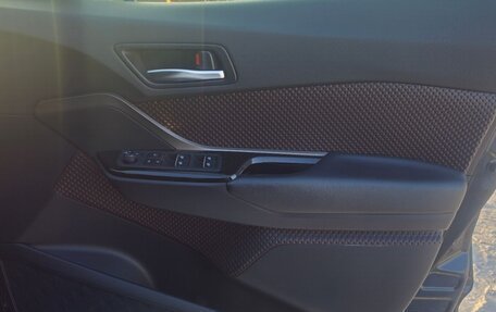 Toyota C-HR I рестайлинг, 2017 год, 2 160 000 рублей, 19 фотография