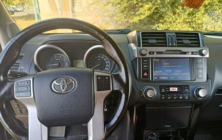 Toyota Land Cruiser Prado 150 рестайлинг 2, 2013 год, 3 550 000 рублей, 11 фотография