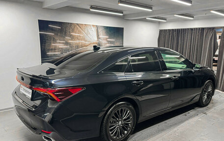 Toyota Avalon, 2022 год, 3 999 000 рублей, 4 фотография
