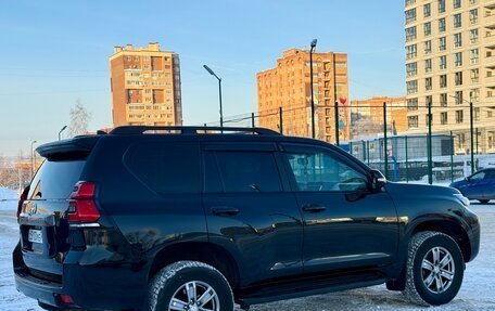 Toyota Land Cruiser Prado 150 рестайлинг 2, 2020 год, 4 300 000 рублей, 9 фотография