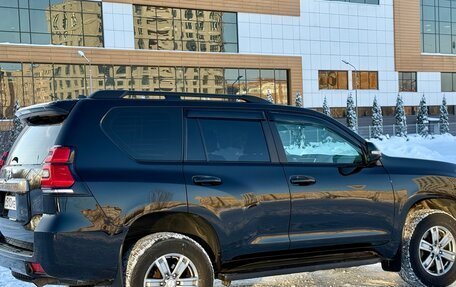 Toyota Land Cruiser Prado 150 рестайлинг 2, 2020 год, 4 300 000 рублей, 10 фотография