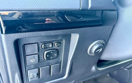 Toyota Land Cruiser Prado 150 рестайлинг 2, 2020 год, 4 300 000 рублей, 23 фотография