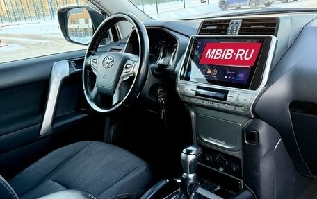 Toyota Land Cruiser Prado 150 рестайлинг 2, 2020 год, 4 300 000 рублей, 15 фотография