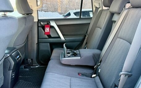 Toyota Land Cruiser Prado 150 рестайлинг 2, 2020 год, 4 300 000 рублей, 17 фотография