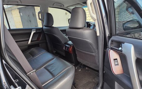 Toyota Land Cruiser Prado 150 рестайлинг 2, 2015 год, 3 950 000 рублей, 12 фотография