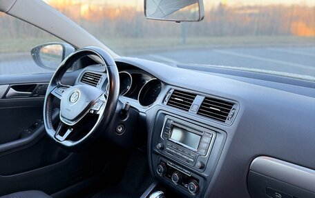 Volkswagen Jetta VI, 2015 год, 990 000 рублей, 11 фотография