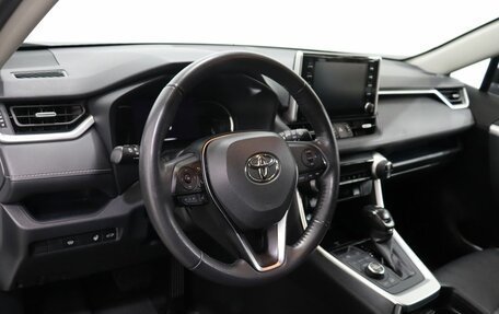 Toyota RAV4, 2021 год, 3 750 000 рублей, 10 фотография