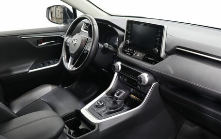 Toyota RAV4, 2021 год, 3 750 000 рублей, 12 фотография