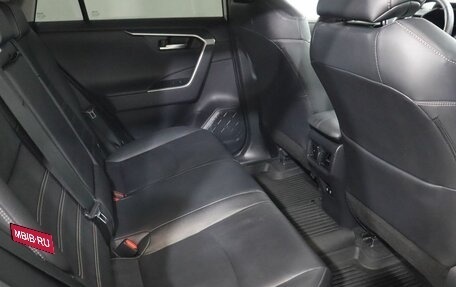 Toyota RAV4, 2021 год, 3 750 000 рублей, 24 фотография