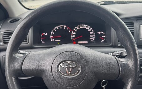 Toyota Corolla, 2004 год, 450 000 рублей, 13 фотография