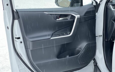 Toyota RAV4, 2025 год, 4 100 000 рублей, 11 фотография