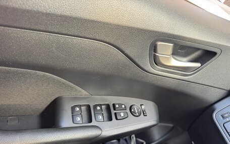 Hyundai Solaris II рестайлинг, 2019 год, 1 650 000 рублей, 29 фотография