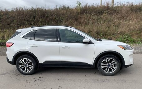 Ford Escape, 2019 год, 2 430 000 рублей, 3 фотография