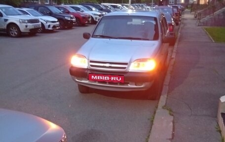 Chevrolet Niva I рестайлинг, 2003 год, 300 000 рублей, 3 фотография