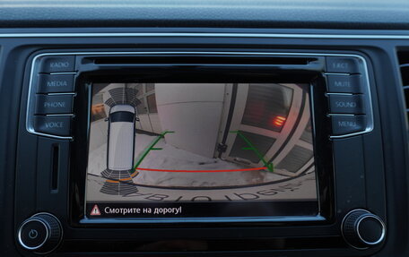 Volkswagen Multivan T6 рестайлинг, 2015 год, 4 250 000 рублей, 23 фотография