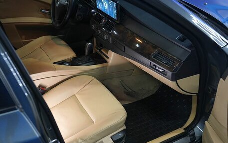 BMW 5 серия, 2004 год, 820 000 рублей, 13 фотография