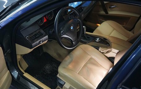 BMW 5 серия, 2004 год, 820 000 рублей, 11 фотография