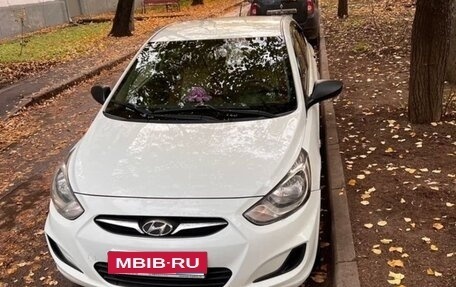 Hyundai Solaris II рестайлинг, 2013 год, 700 000 рублей, 10 фотография