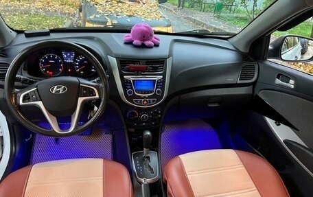 Hyundai Solaris II рестайлинг, 2013 год, 700 000 рублей, 6 фотография