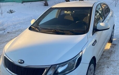 KIA Rio III рестайлинг, 2014 год, 850 000 рублей, 2 фотография