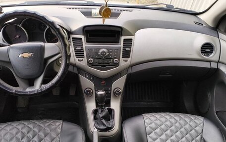 Chevrolet Cruze II, 2010 год, 465 000 рублей, 6 фотография