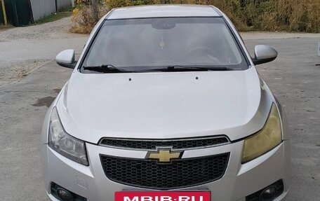 Chevrolet Cruze II, 2010 год, 465 000 рублей, 3 фотография