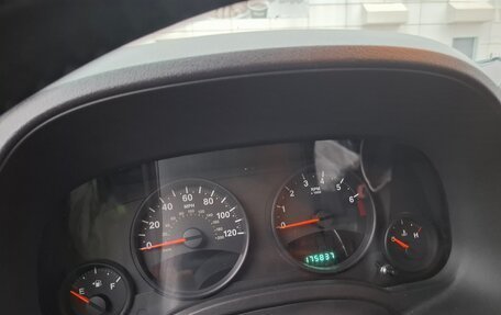 Jeep Liberty (Patriot), 2011 год, 1 300 000 рублей, 5 фотография