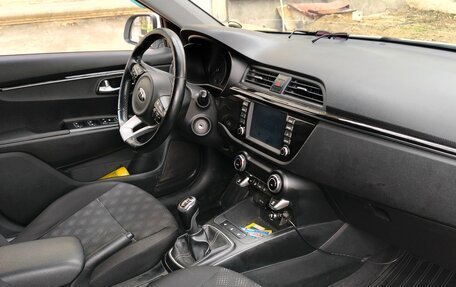 KIA Rio IV, 2018 год, 1 450 000 рублей, 3 фотография