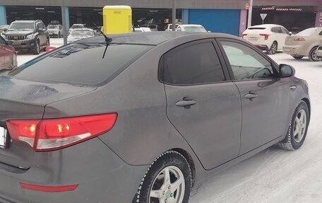 KIA Rio III рестайлинг, 2015 год, 1 030 000 рублей, 6 фотография