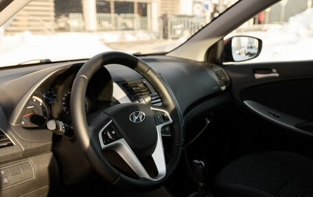 Hyundai Solaris II рестайлинг, 2015 год, 865 000 рублей, 5 фотография