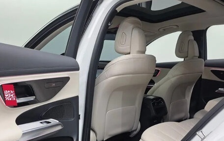 Mercedes-Benz E-Класс, 2024 год, 7 500 000 рублей, 14 фотография