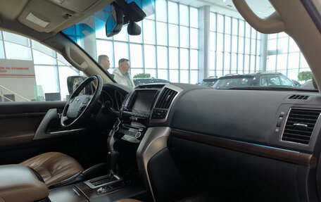 Toyota Land Cruiser 200, 2015 год, 3 990 000 рублей, 13 фотография