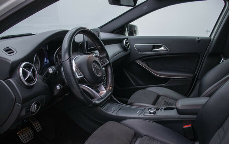 Mercedes-Benz GLA, 2015 год, 1 620 000 рублей, 10 фотография