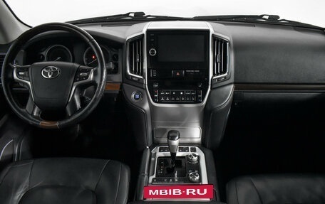 Toyota Land Cruiser 200, 2015 год, 4 690 000 рублей, 15 фотография