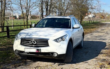 Infiniti QX70, 2016 год, 2 400 000 рублей, 2 фотография
