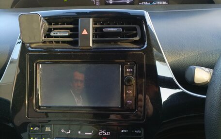 Toyota Prius IV XW50, 2017 год, 1 650 000 рублей, 11 фотография