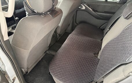 Nissan Pathfinder, 2006 год, 940 000 рублей, 11 фотография