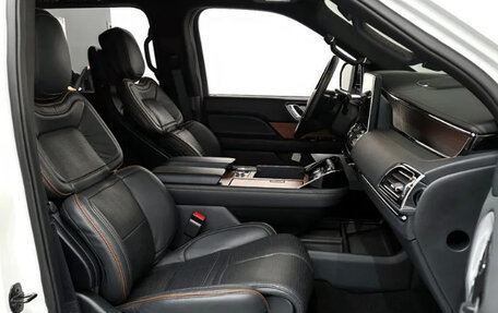 Lincoln Navigator, 2023 год, 12 770 000 рублей, 9 фотография