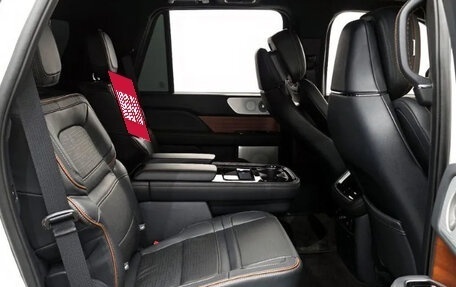 Lincoln Navigator, 2023 год, 12 770 000 рублей, 10 фотография