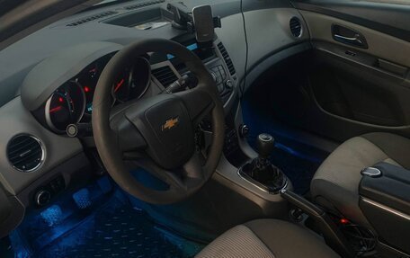 Chevrolet Cruze II, 2010 год, 680 000 рублей, 6 фотография