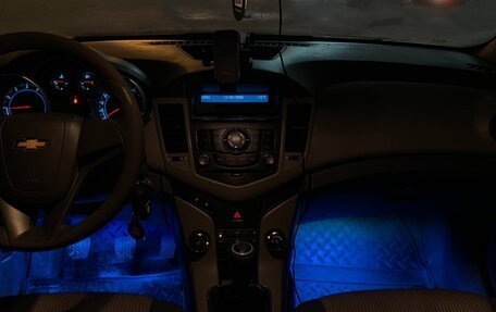 Chevrolet Cruze II, 2010 год, 680 000 рублей, 7 фотография