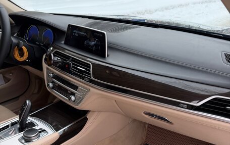 BMW 7 серия, 2016 год, 2 700 000 рублей, 30 фотография